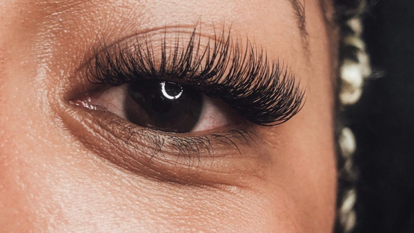 What Are Wet Mascara Look Eyelash Extensions?